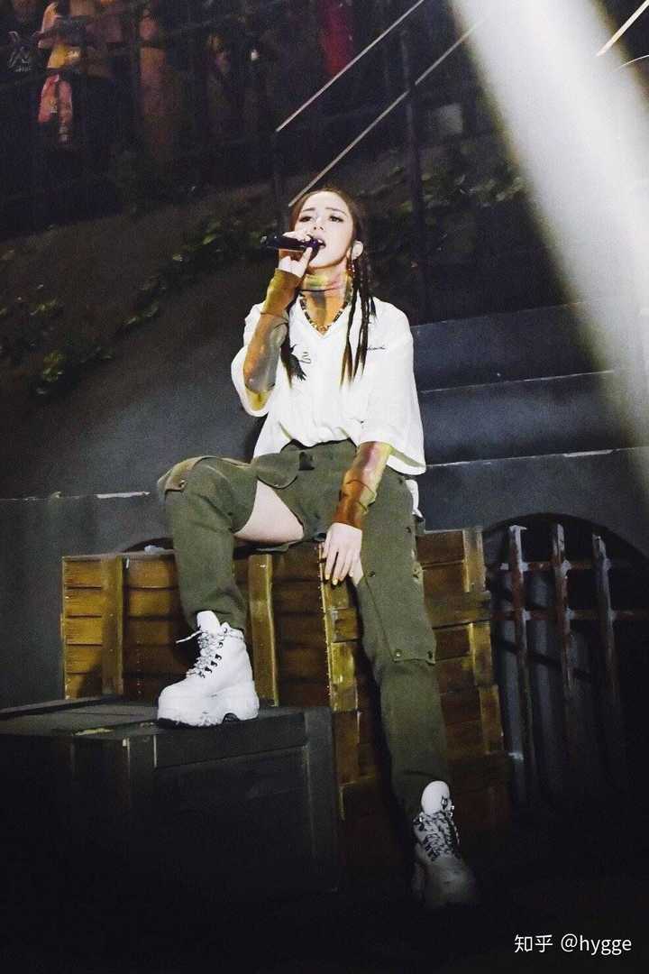 如何评价邓紫棋的《差不多姑娘》?