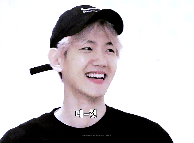 求边伯贤大笑的图片?