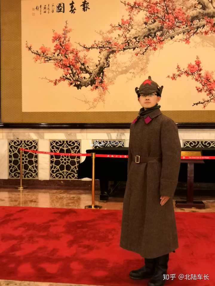 我就是当天在人民大会堂头戴布琼尼骑兵帽,身着苏联红军大衣,全身