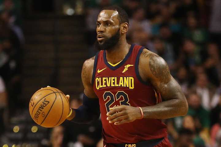 詹姆斯在比赛中