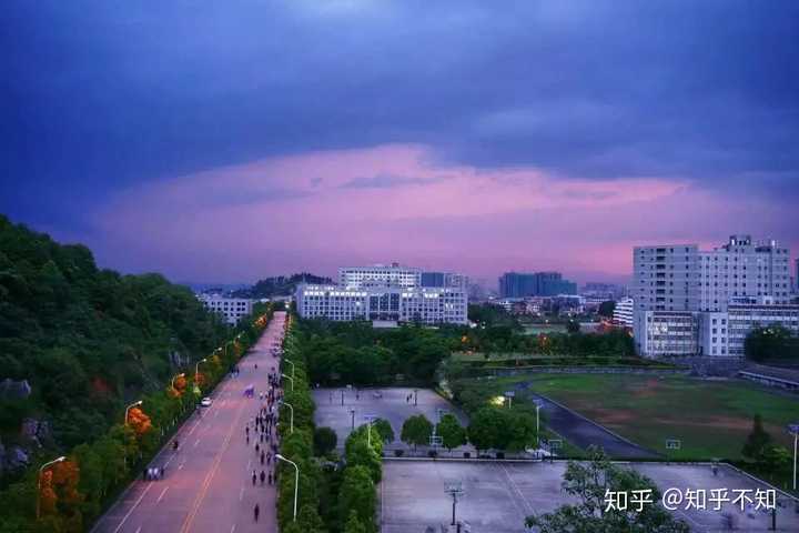 来自邵阳学院物理系的准大一生,想问一下学长学姐们,大一要入学考试吗
