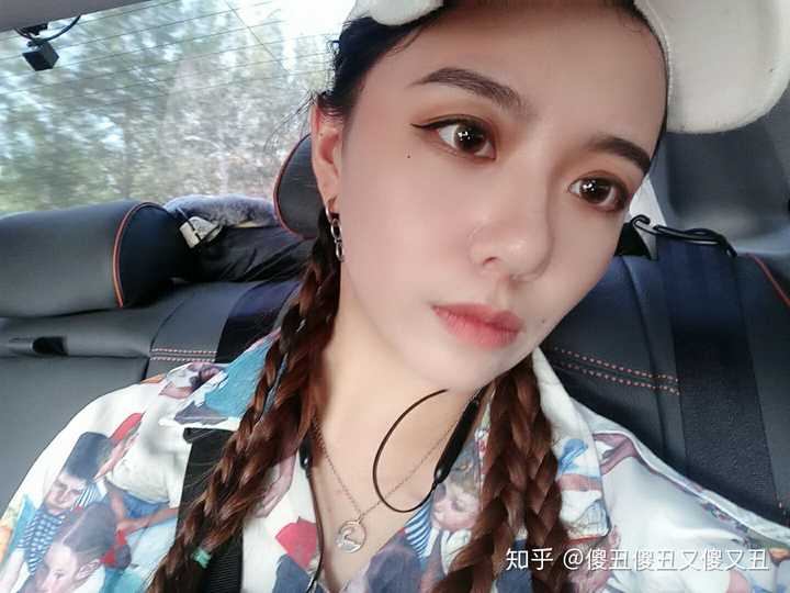 早上起来上课没化妆的照片