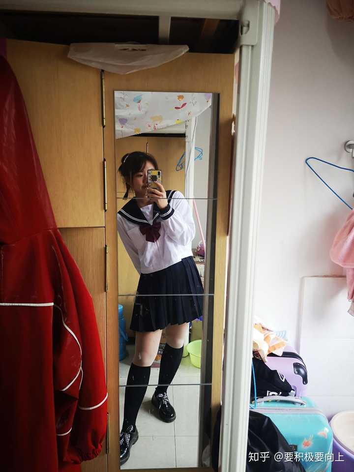 腿粗胯大可以穿jk裙吗?都说百褶裙显胖?