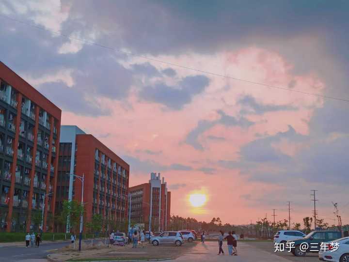 广西医科大学玉林校区宿舍和校园环境如何?