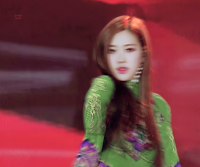 blackpink 的朴彩英眼睛为什么越来越大了?