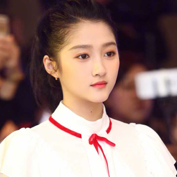 如何客观评价关晓彤的外表? - 知乎