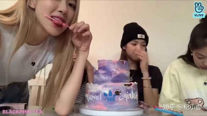 blackpink肉肉吃玉米,blackpink肉肉 blackpink有没有什么和别的女团不一样的地方?最吸引你的一点是什么?