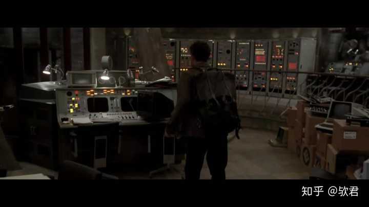 《终结者3》中经典的一幕——天网的本质实际上就是计算机构成的核弹
