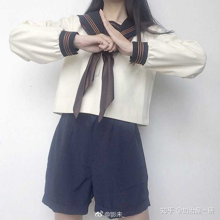 jk制服可以配裤子吗?