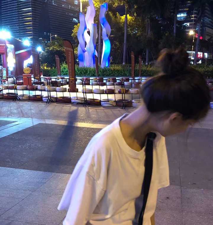 有没有一看就想恋爱的女生头像推荐?