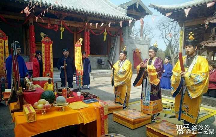 神话人物灌口神被成为二郎神是因为资历远不如李冰,李冰汉代就有祭