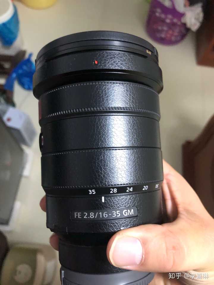 请问a7r4 第一个镜头搭配16-35gm 24gm 还是24-70gm好