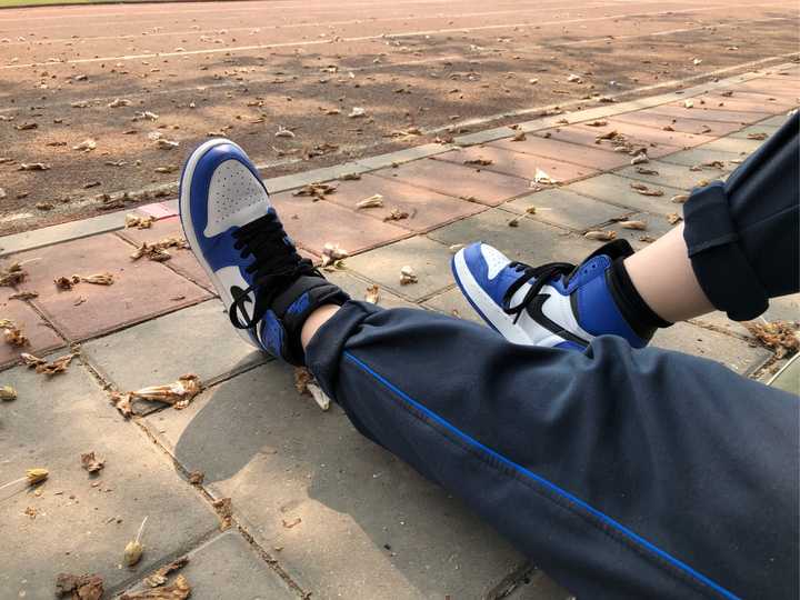 穿aj出门是一种怎样的体验?