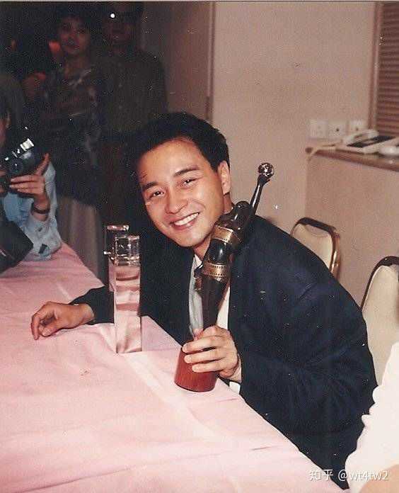 80年代林子祥,陈百强,谭咏麟,许冠杰谁才是香港第二男歌手?