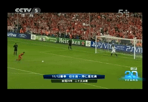 一向并不擅长扑点球的切赫稳稳扑出了罗本的点球,为蓝军保留了希望.