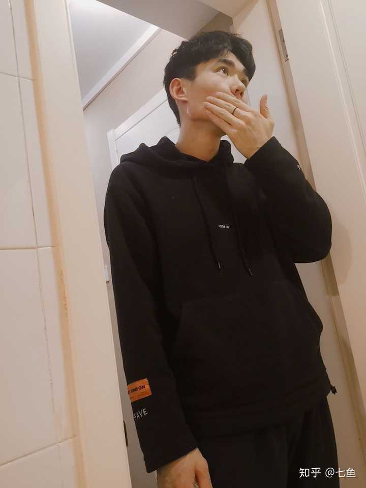 你的帅哥男朋友是在哪里找的?
