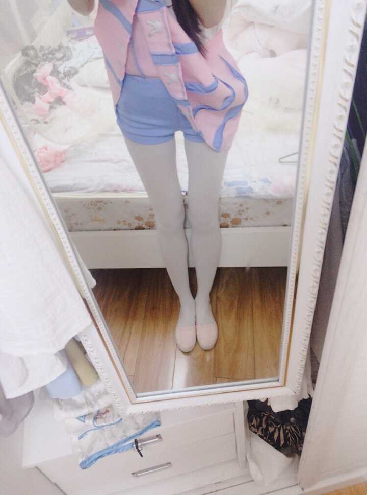 怎么穿短裙不会走光?