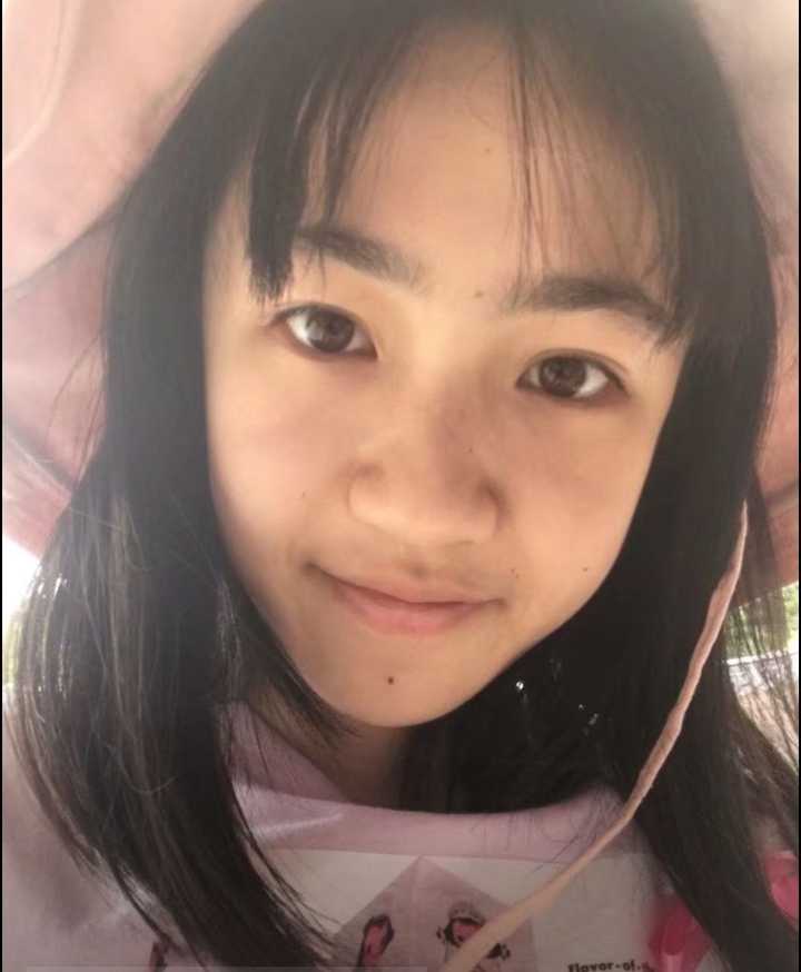 高中时素颜就好看的女生长大化妆后岂不是逆天吗?