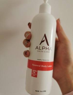 最后再用 alpha hydrox 12%果酸丝滑身体乳