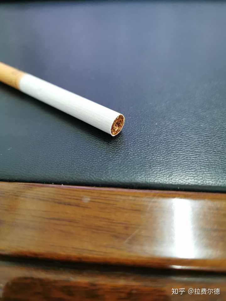 大多数人吸烟是为了装逼,还是真的爽?