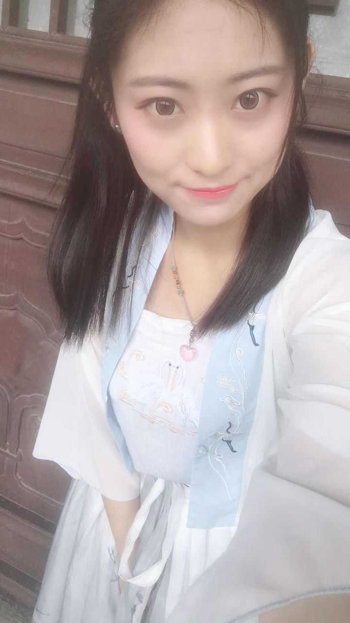 有个漂亮女朋友是种怎样的体验?