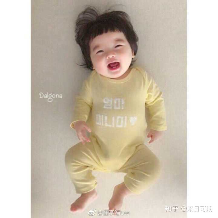 这个表情包小女孩是谁?