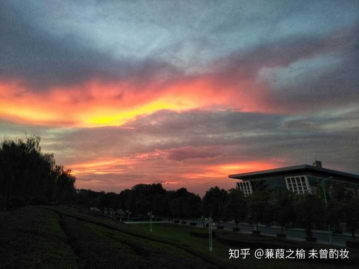 的照片,新生有报考师院的相关问题,可以加入2019上饶师范学院新生群