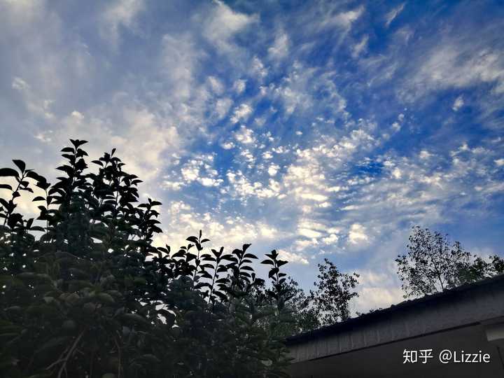 分享一下你们拍的好看的天空图片.