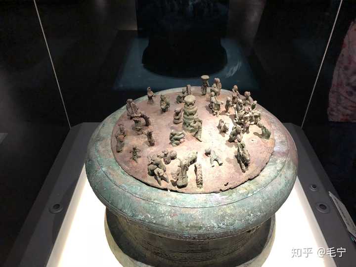 云南博物馆,基本是靠石寨山古墓群的文物撑着.最有名是滇王之印.