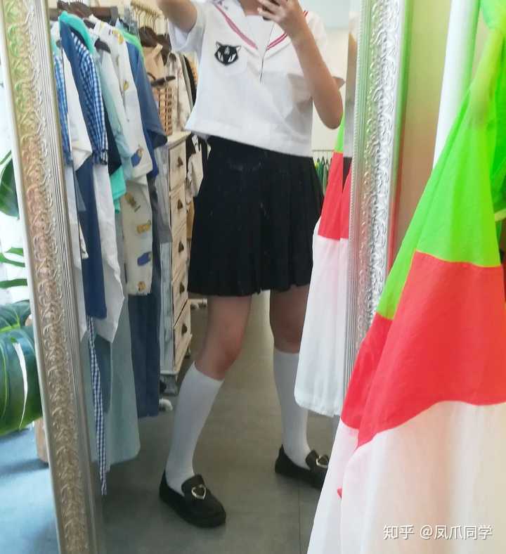 穿jk 制服上街是什么体验?