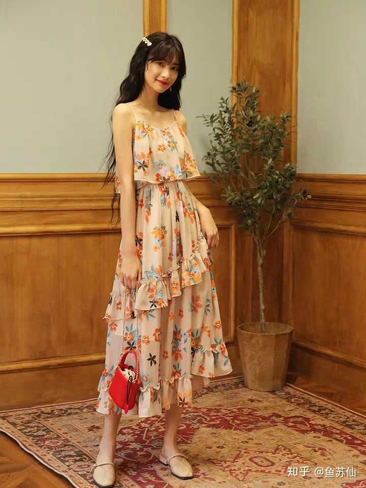 夏天女孩子都喜欢穿什么衣服呢?