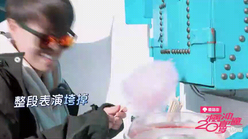 笑到不能自已,眼睛亮晶晶的,眉目含情 圆我一个女侠古风梦吧,疯狂心动