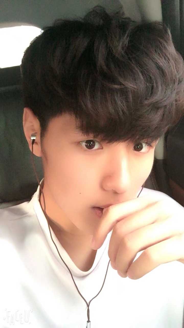 生活中你见过最帅的男生是谁?