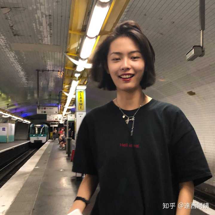 如何评价新生代模特赵佳丽?