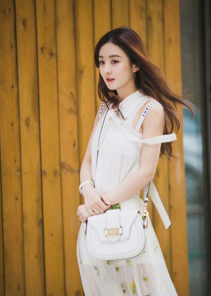 没有绝世容貌的赵丽颖何以成为女神火起来?