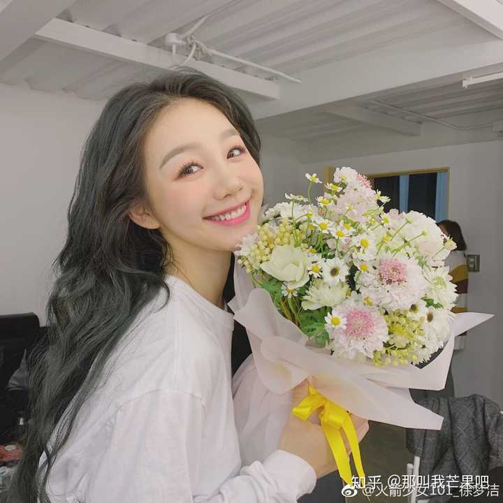 火箭少女101的成员徐梦洁有哪些好看的图?