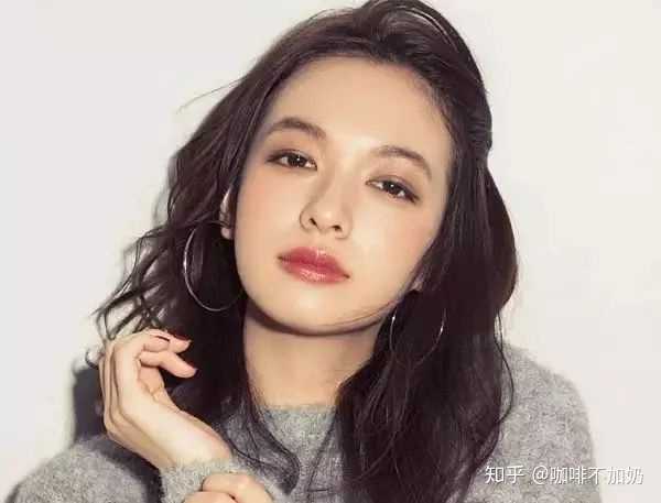 男生喜欢女生化什么样的妆?还是纯素颜?