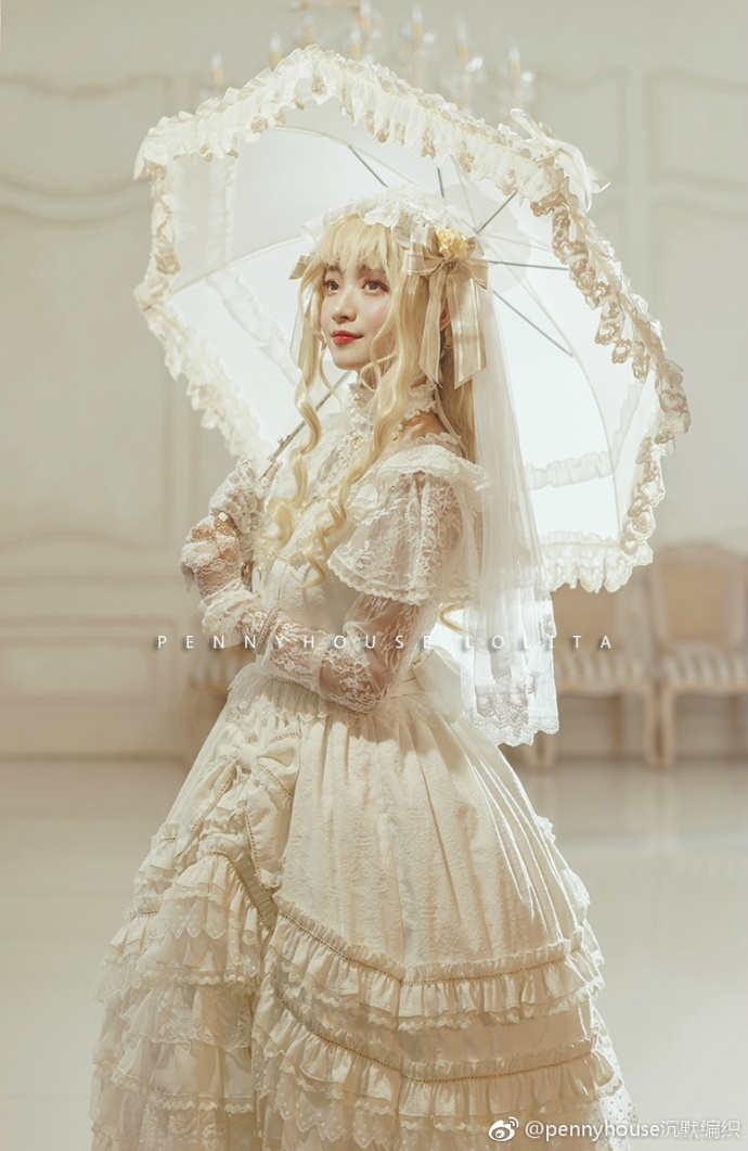 有哪些令人惊艳的 lolita 服饰?