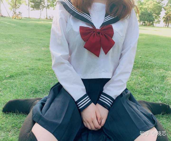 胸大的女生怎么穿 jk 制服好看?