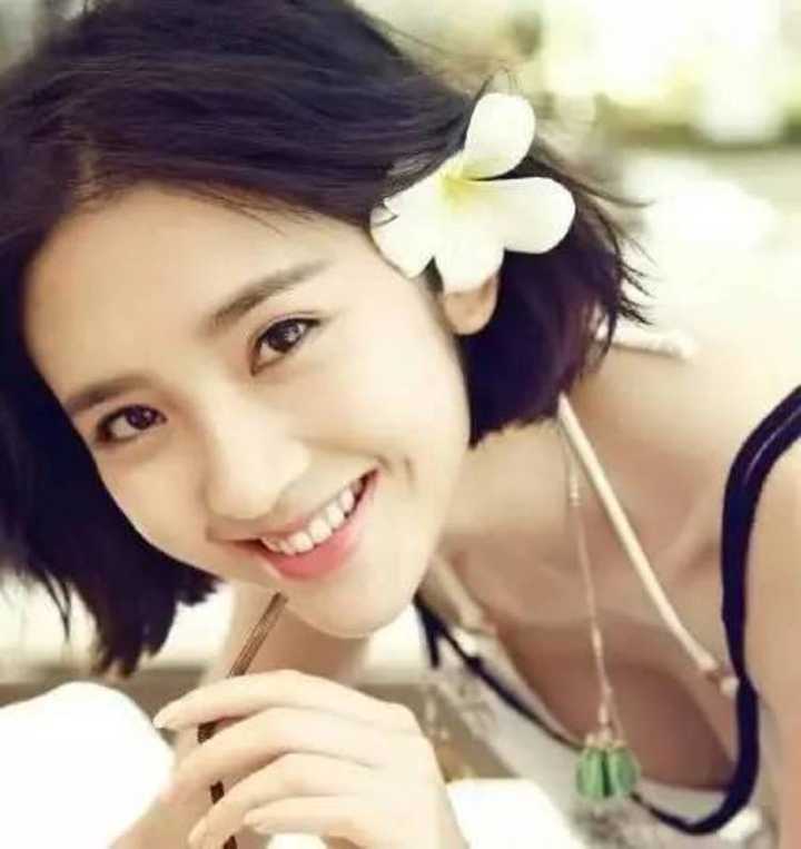 不光是戚薇,唐艺昕的变脸所长也是真心佩服!