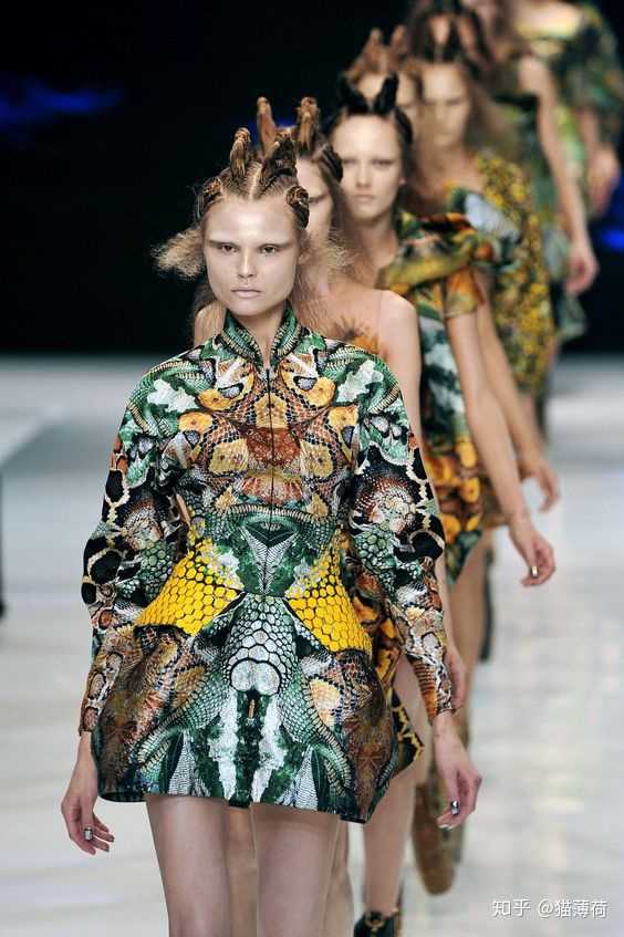 如何评价服装设计师亚历山大·麦昆 (alexander mcqueen)?