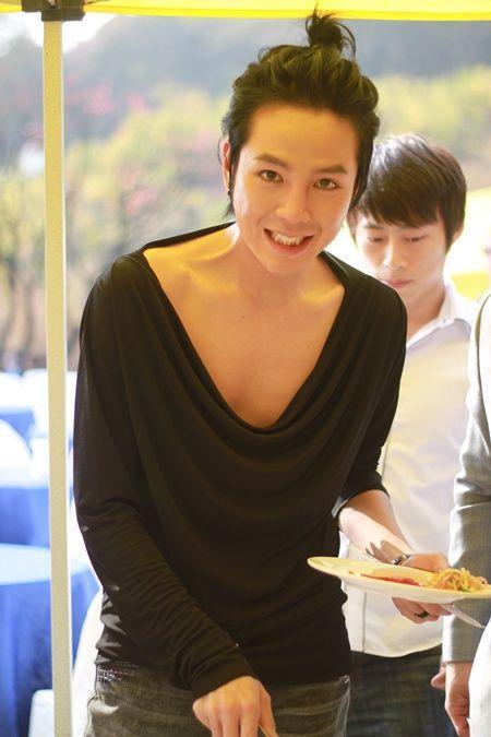 <em>男生</em>怎么<em>留长头发</em>? - 知乎