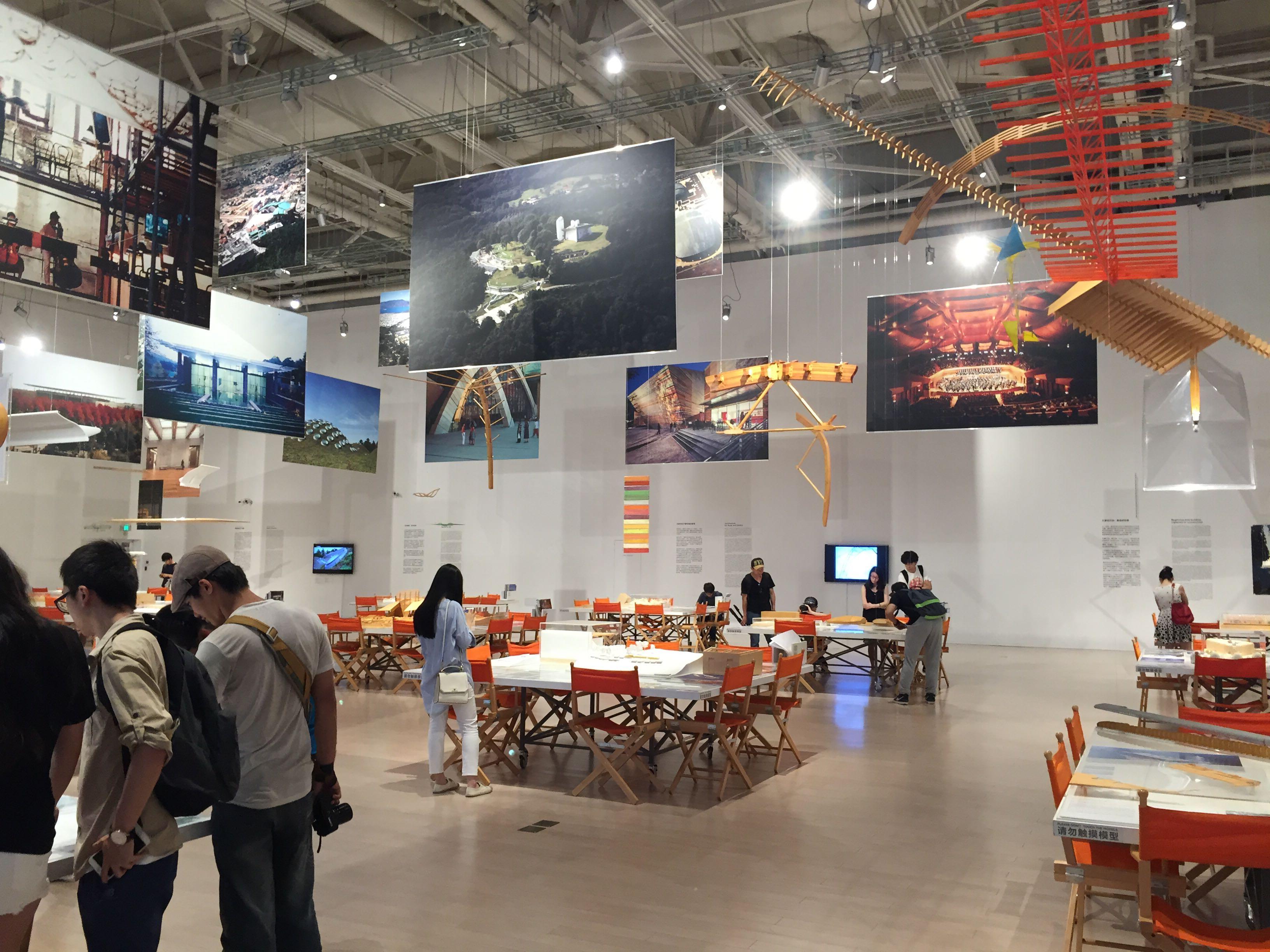 通过建筑空间提高展览空间中观看者的体验感与