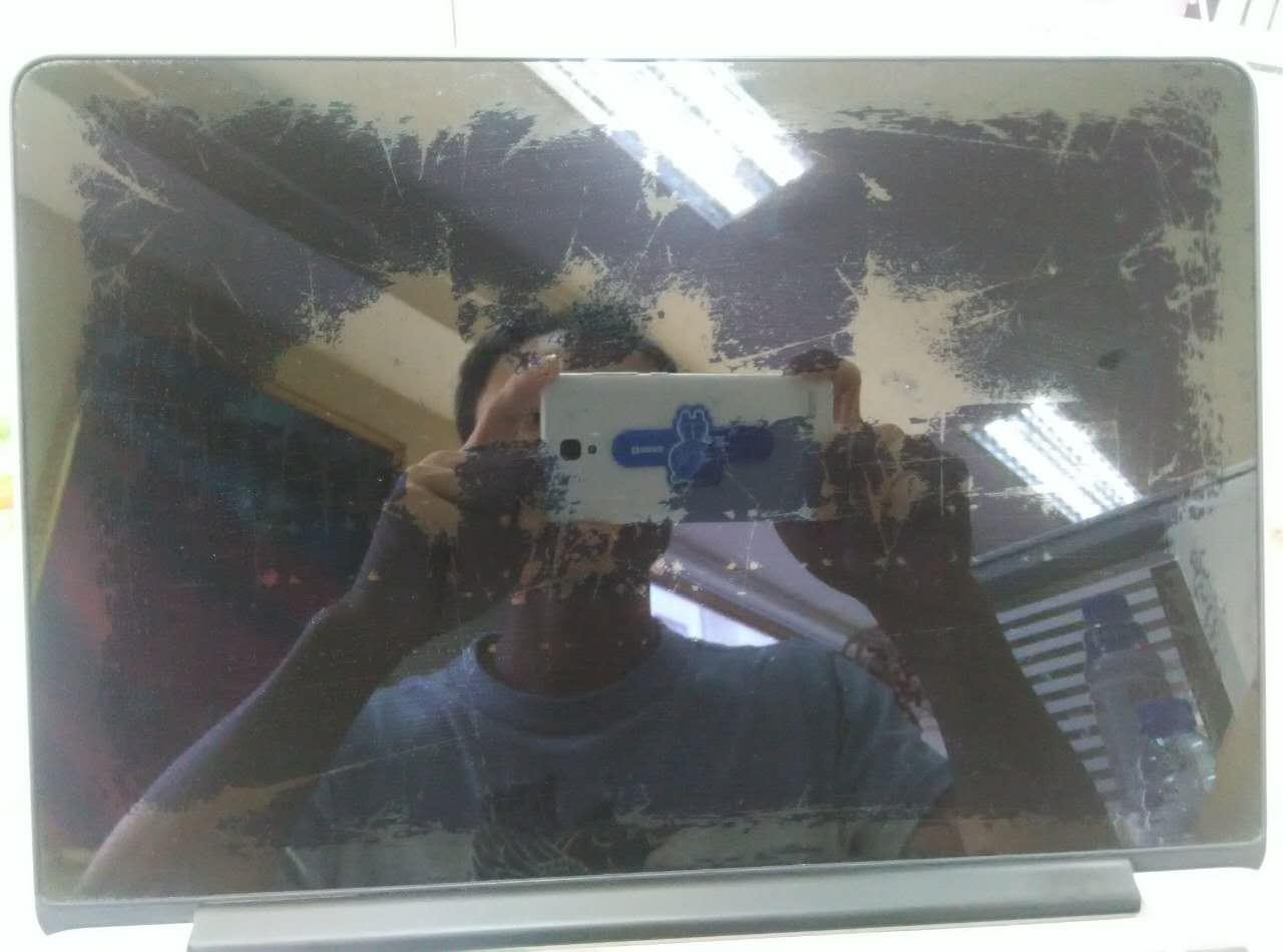 macbook pro的retina屏幕花了,图层掉了,保修期