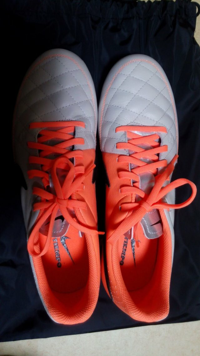 业余踢球的如何挑选足球鞋,有哪些经典款式值