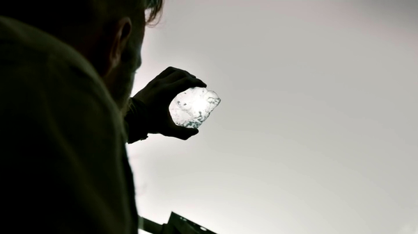 飞蛾扑火打一字是什么 69bc414b33986eeae32a9b5493c48169_b.jpg