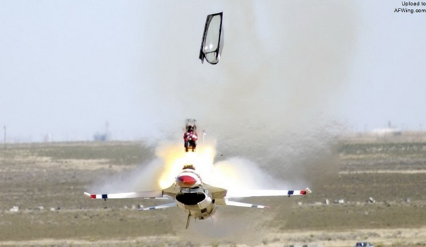 飞机弹射座椅多少钱图片