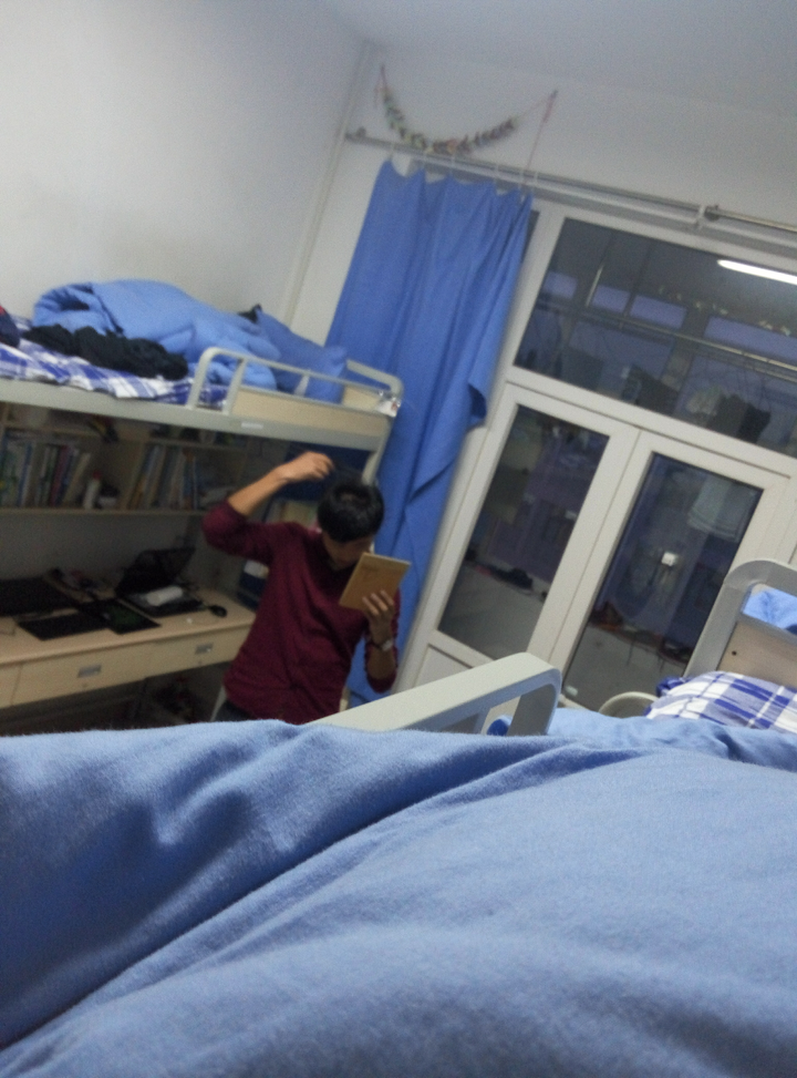 在大学里,大多数男生的宿舍生活内幕是怎样的?