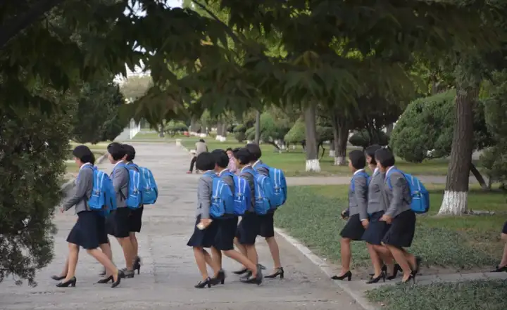 朝鲜人很少离婚，上名牌大学的多是富家子弟