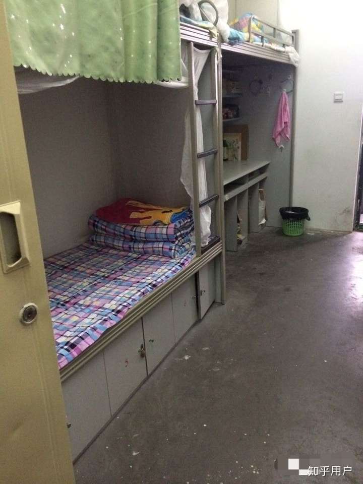 成都信息工程大学银杏酒店管理学院女生寝室是怎么样的?